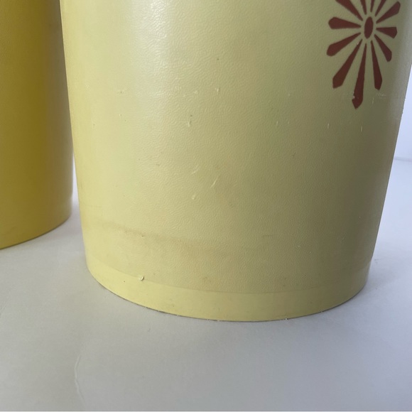 Tupperware canister set - Picture 5 of 7